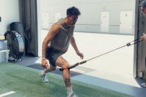 必发指数-早日康复张镇麟更新社媒晒康复训练情况：‍️