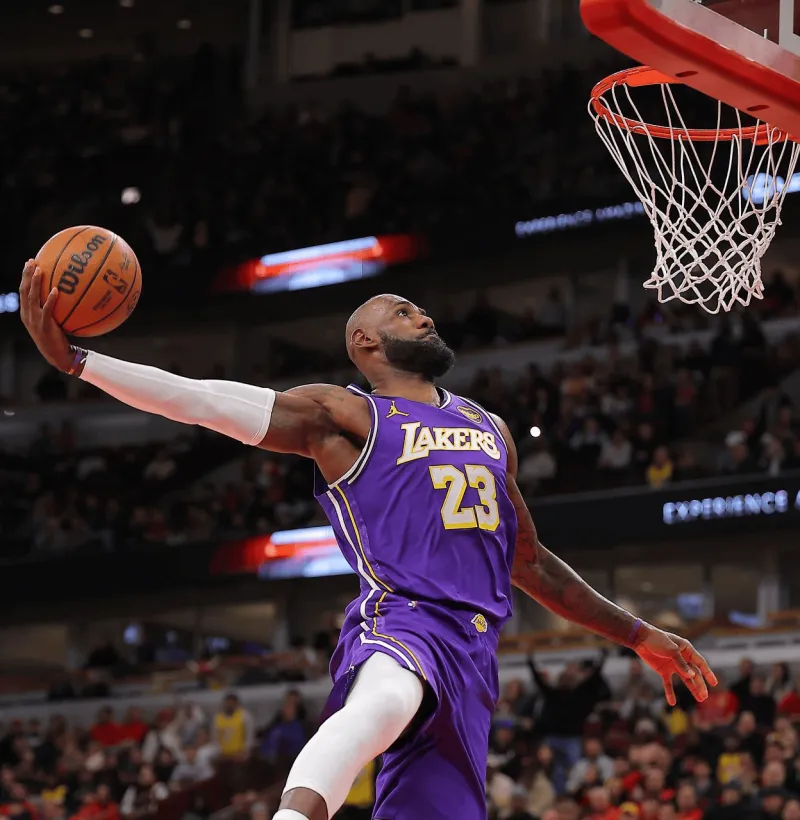 竞彩分析-状态不错！詹姆斯上半场砍下20分，创本赛季上半场得分新高